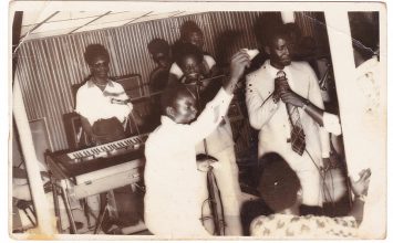 Les bars et cabarets dans la musique camerounaise